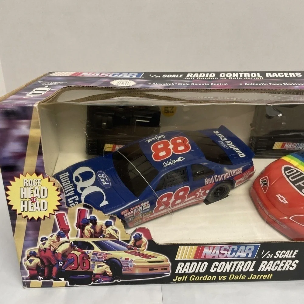 Vintage 1997 NASCAR 1/24 Toy Biz RC Racers Jeff Gordon vs Dale Jarrett 57090